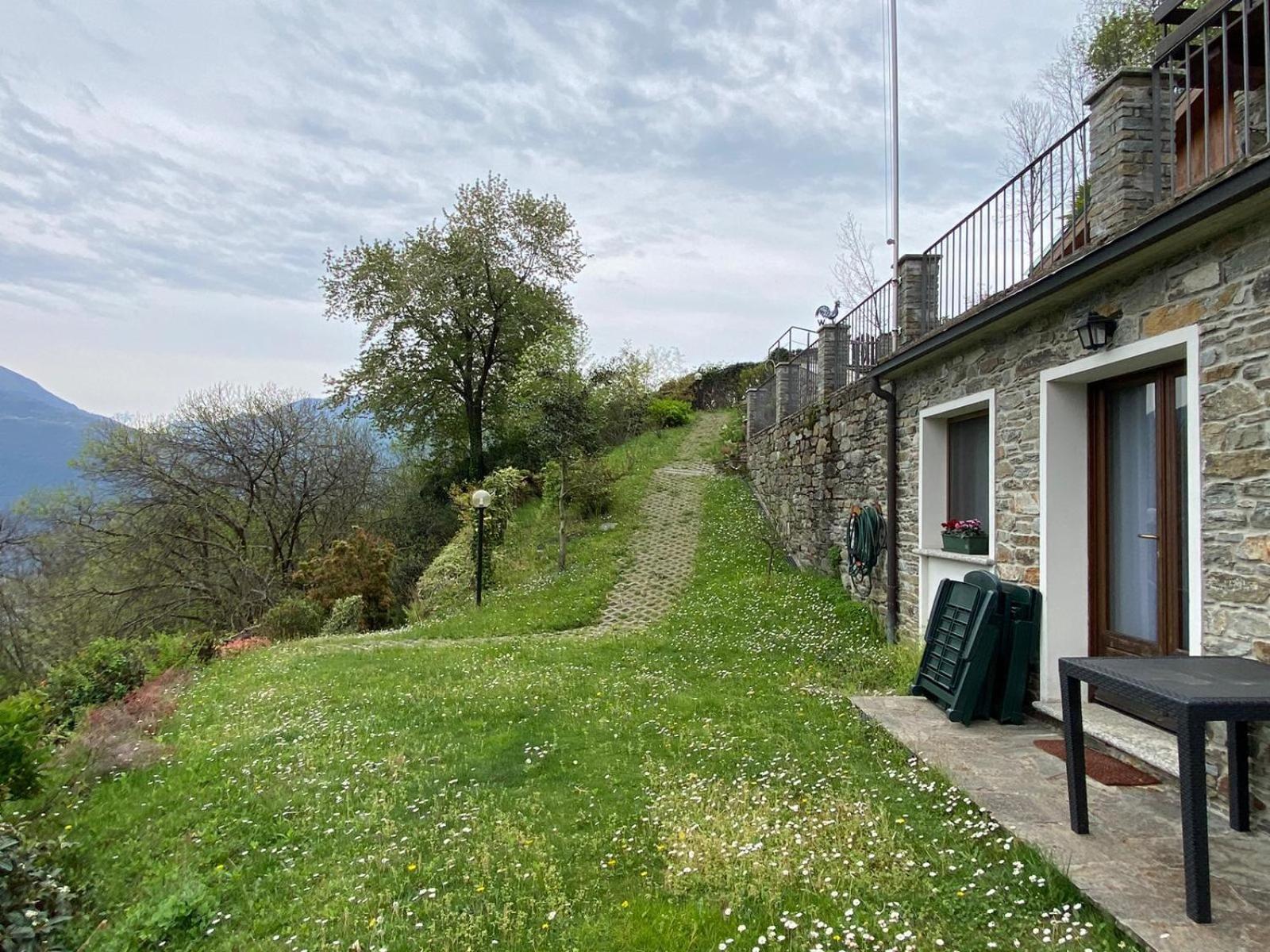 The Happy Rooster - Villa With Big Garden Pianello Del Lario Exterior foto